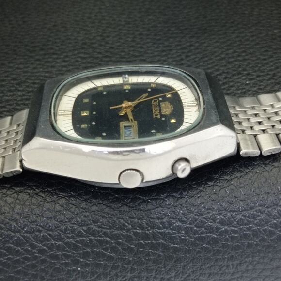 Vintage 1989 Square Orient Automatic Mens Silver Watch W/daydate - Picture 5 of 9